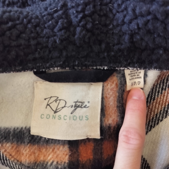 Hooded Fall Jacket - Picture 6 of 7